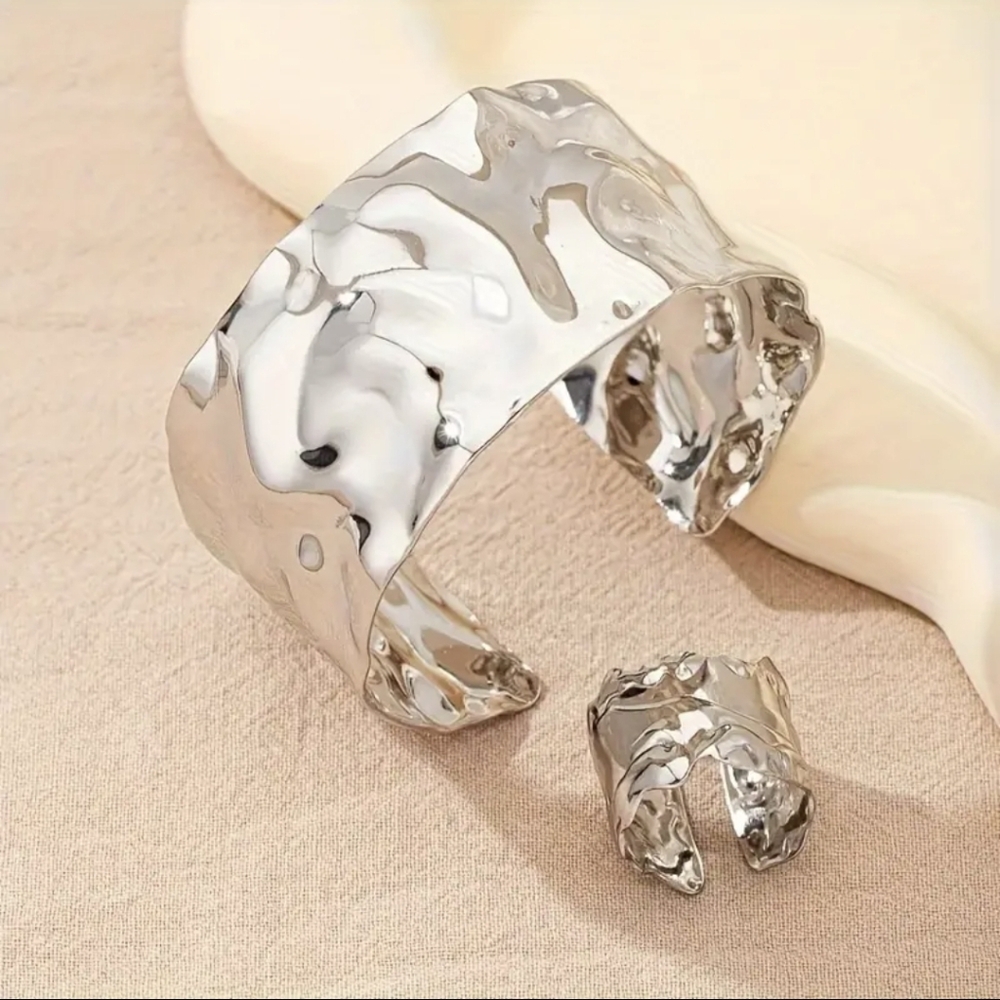 Metallic Silver Bangle Bracelet Matching Ring Set